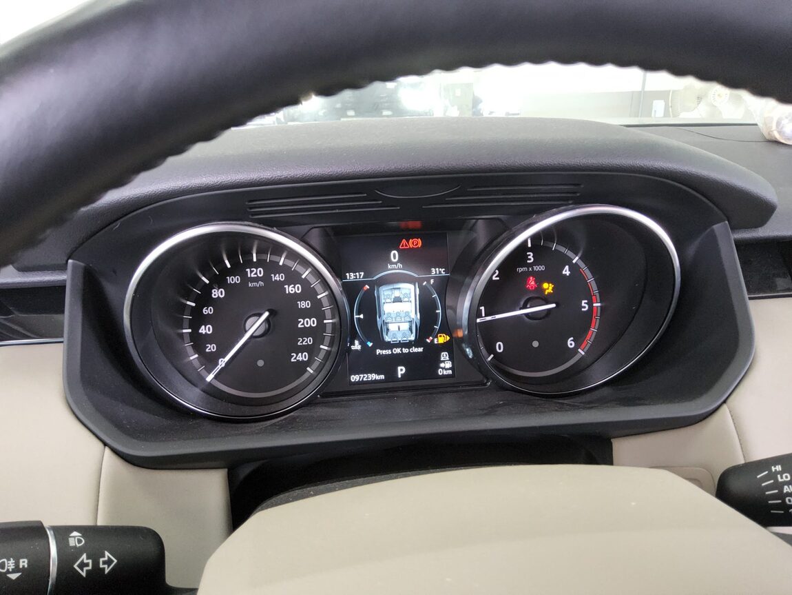 LAND ROVER DISCOVERY 5 2.0 SD4 SE 2018 - zdjęcie 9