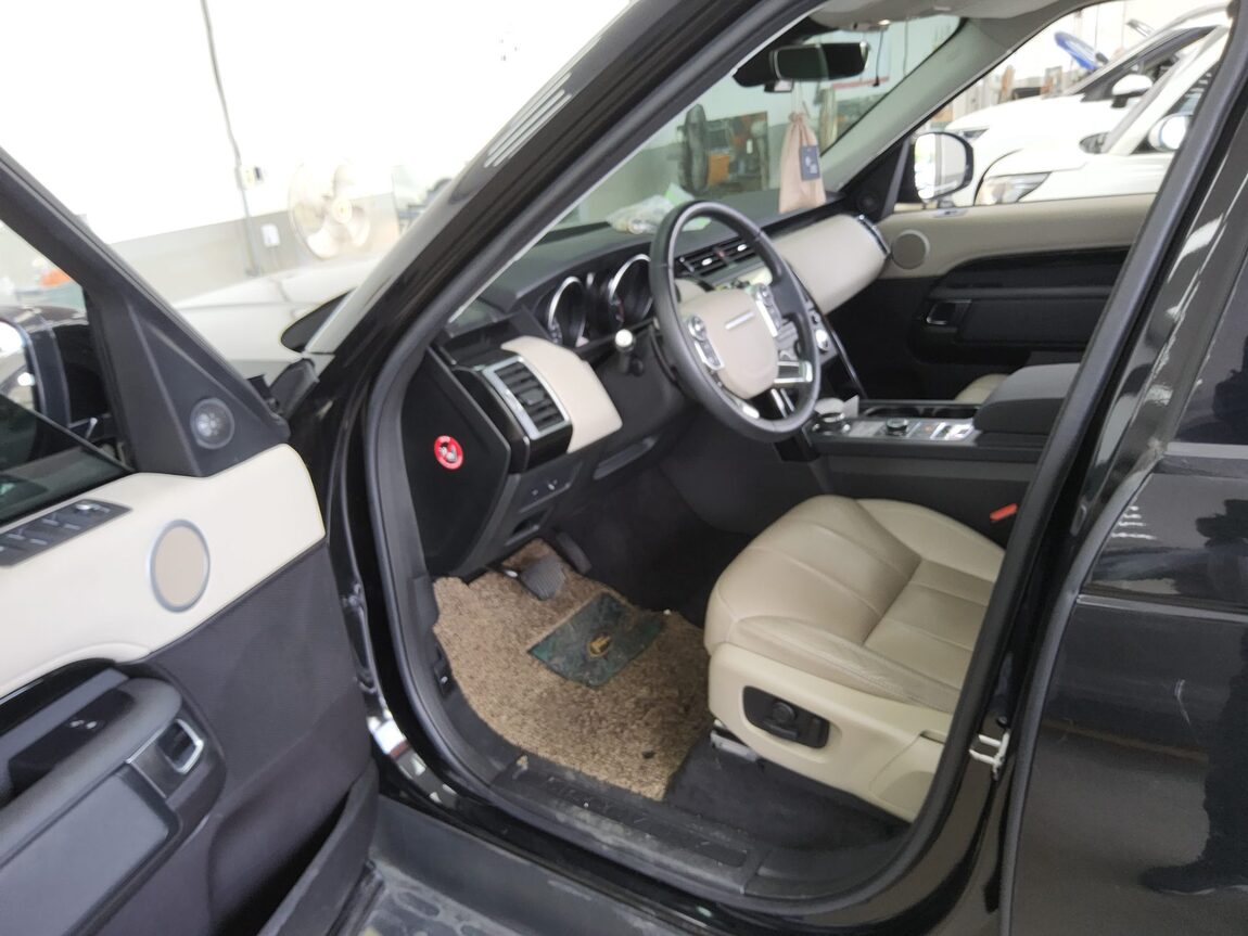 LAND ROVER DISCOVERY 5 2.0 SD4 SE 2018 - zdjęcie 10