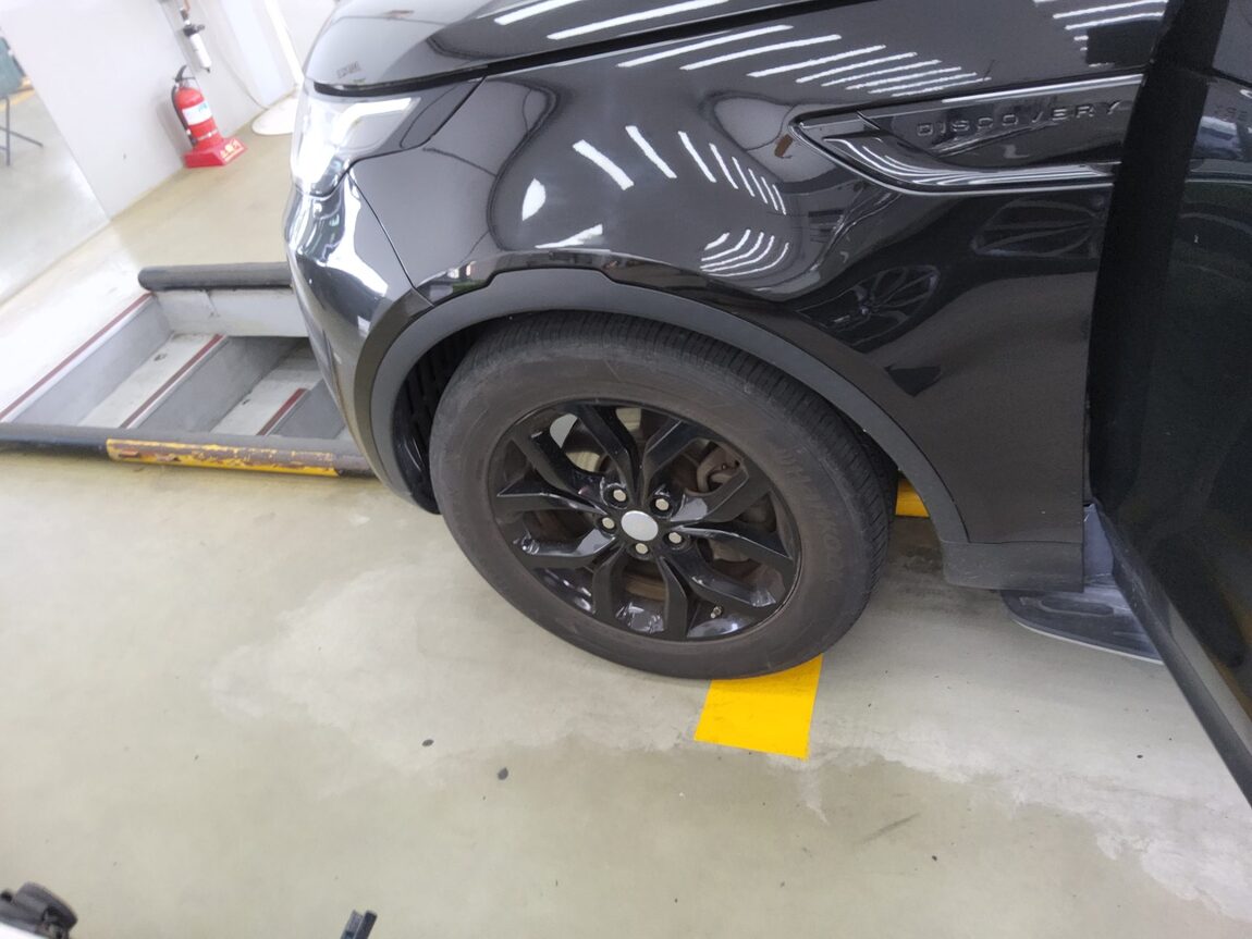 LAND ROVER DISCOVERY 5 2.0 SD4 SE 2018 - zdjęcie 21