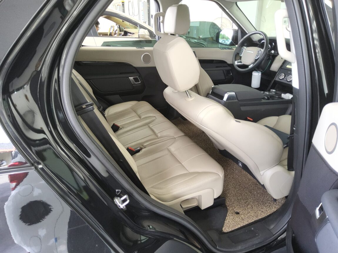 LAND ROVER DISCOVERY 5 2.0 SD4 SE 2018 - zdjęcie 13