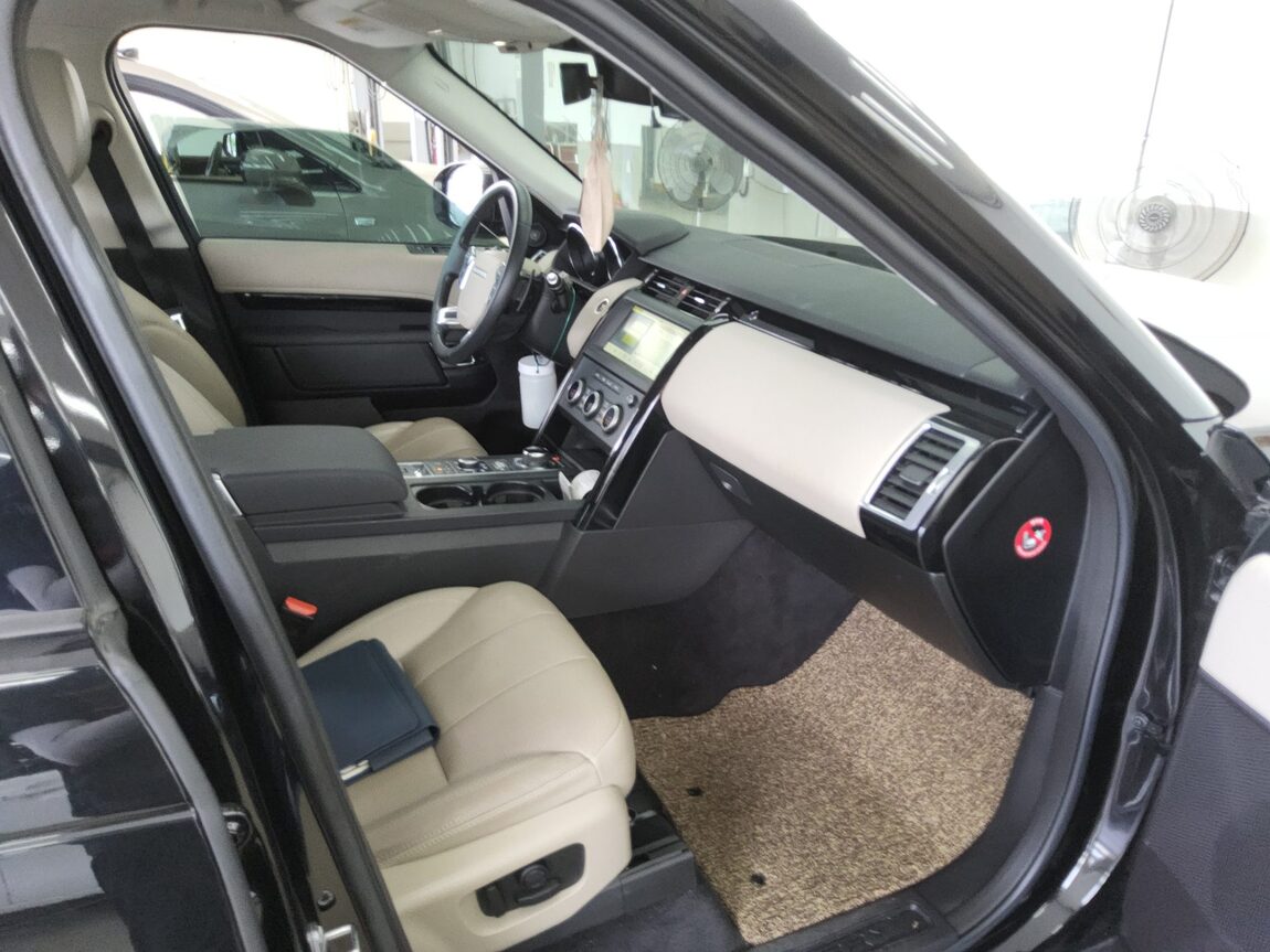 LAND ROVER DISCOVERY 5 2.0 SD4 SE 2018 - zdjęcie 14
