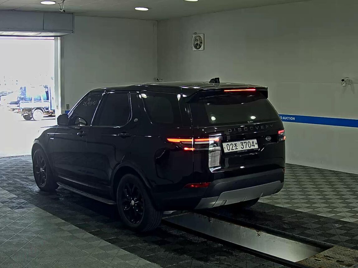 LAND ROVER DISCOVERY 5 2.0 SD4 SE 2018 - zdjęcie 6