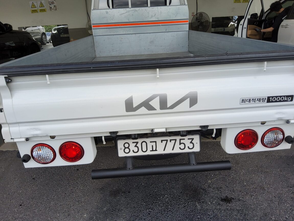 KIA THE NEW BONGO III CARGO BUILT-IN BOX TRUCK LPI PLUS MODEL 2024 - zdjęcie 12