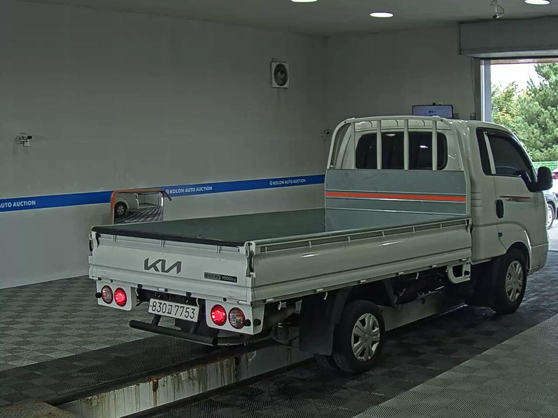 KIA THE NEW BONGO III CARGO BUILT-IN BOX TRUCK LPI PLUS MODEL 2024 - zdjęcie 5