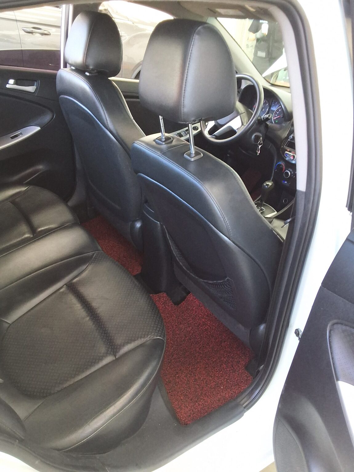 HYUNDAI NEW ACCENT 1.6 VGT LUXURY 2012 - zdjęcie 13