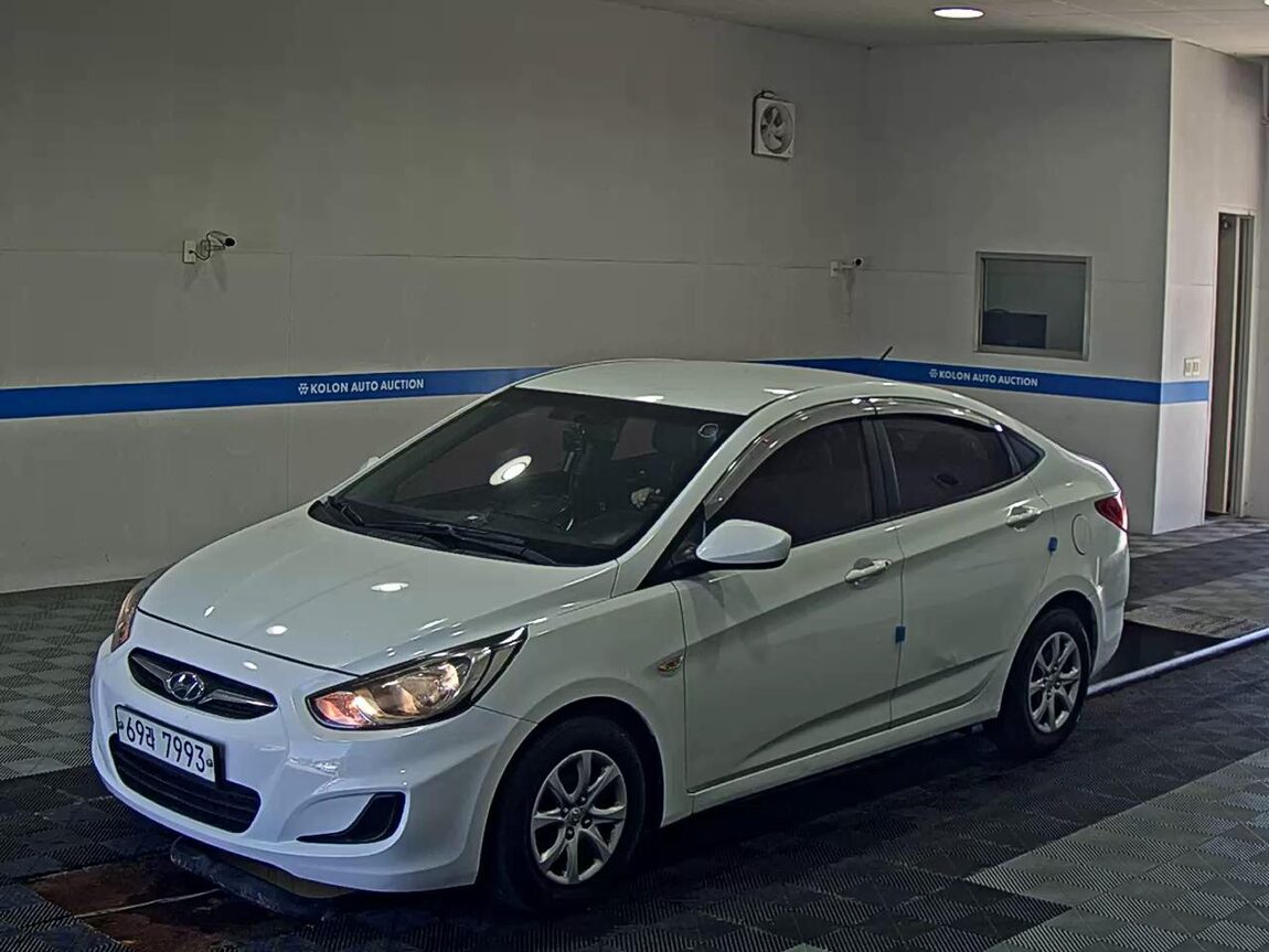HYUNDAI NEW ACCENT 1.6 VGT LUXURY 2012 - zdjęcie 2
