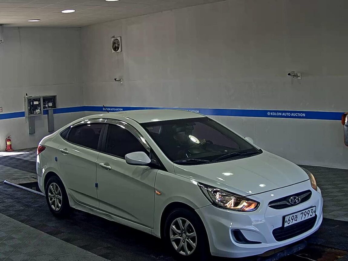 HYUNDAI NEW ACCENT 1.6 VGT LUXURY 2012 - zdjęcie 3