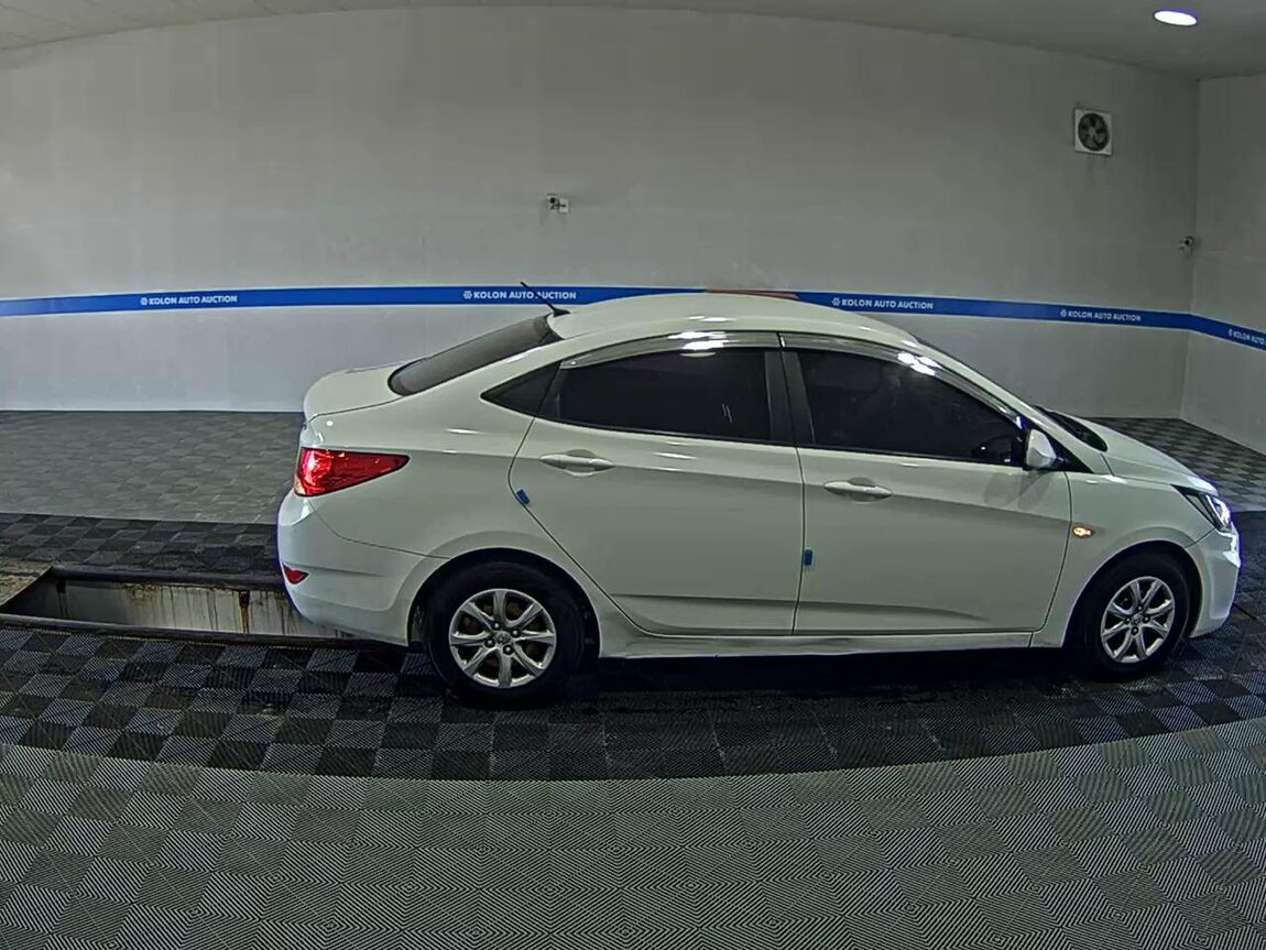 HYUNDAI NEW ACCENT 1.6 VGT LUXURY 2012 - zdjęcie 4