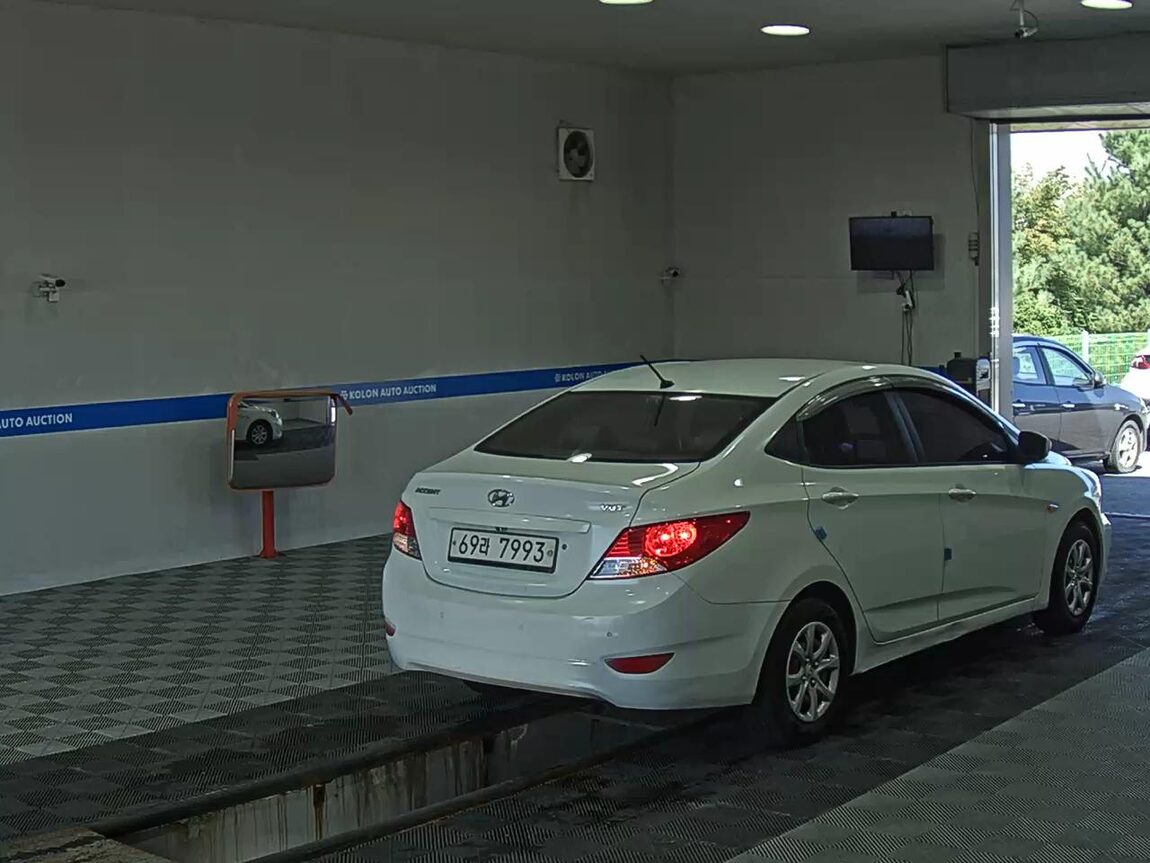 HYUNDAI NEW ACCENT 1.6 VGT LUXURY 2012 - zdjęcie 5
