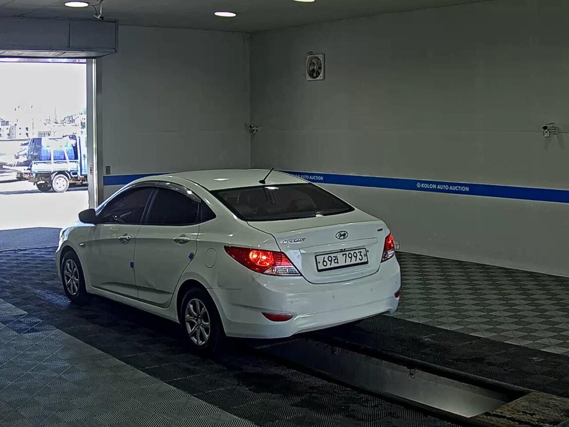HYUNDAI NEW ACCENT 1.6 VGT LUXURY 2012 - zdjęcie 6