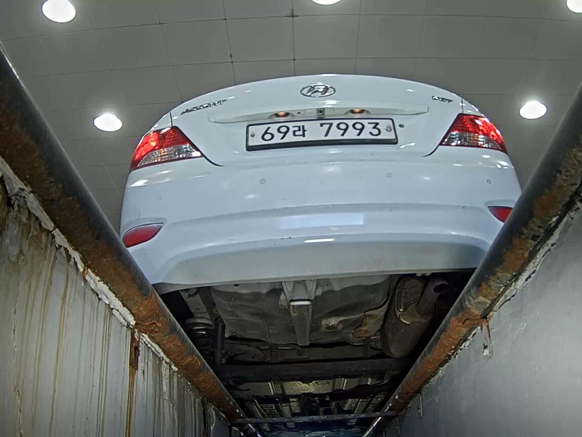 HYUNDAI NEW ACCENT 1.6 VGT LUXURY 2012 - zdjęcie 8