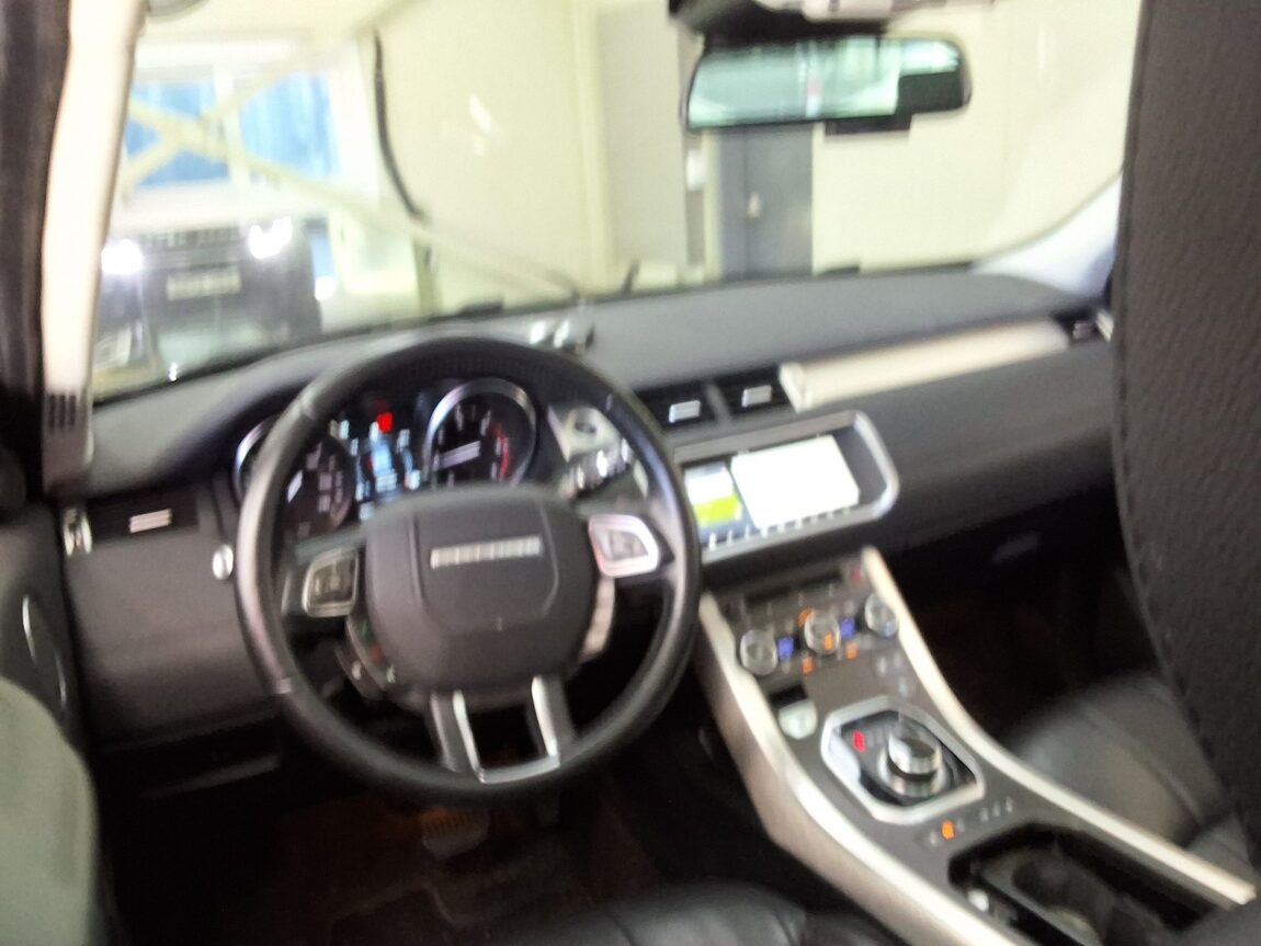 LAND ROVER RANGE ROVER EVOQUE 2.0 TD4 SE 2018 - zdjęcie 12
