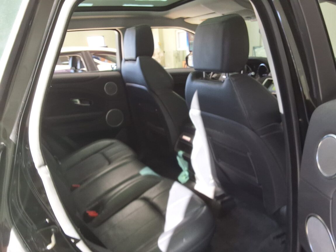 LAND ROVER RANGE ROVER EVOQUE 2.0 TD4 SE 2018 - zdjęcie 14