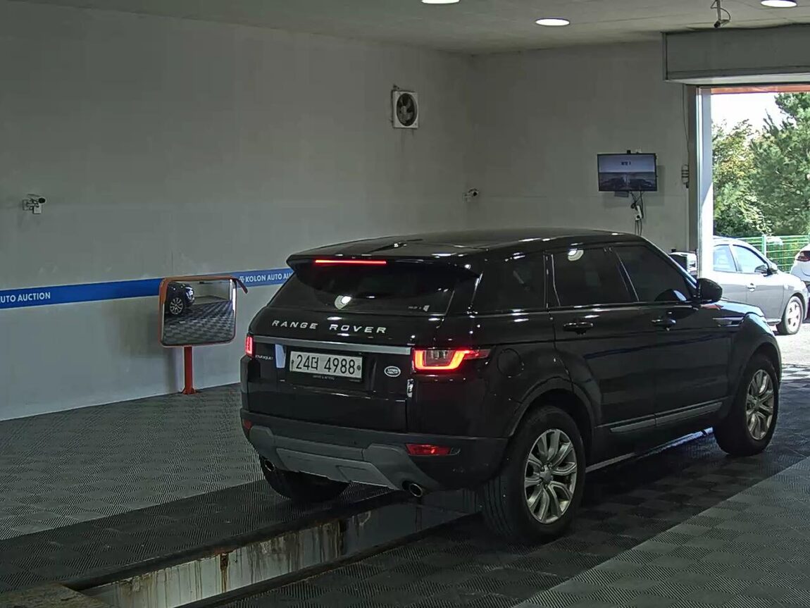 LAND ROVER RANGE ROVER EVOQUE 2.0 TD4 SE 2018 - zdjęcie 5