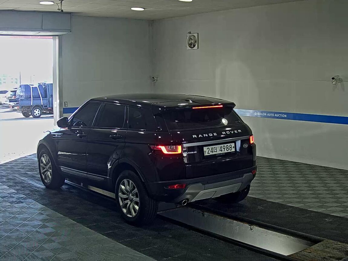 LAND ROVER RANGE ROVER EVOQUE 2.0 TD4 SE 2018 - zdjęcie 6
