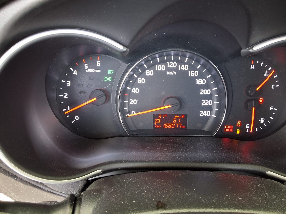 KIA NEW SORENTO R R2.0 2WD TLX 2013 - zdjęcie 9