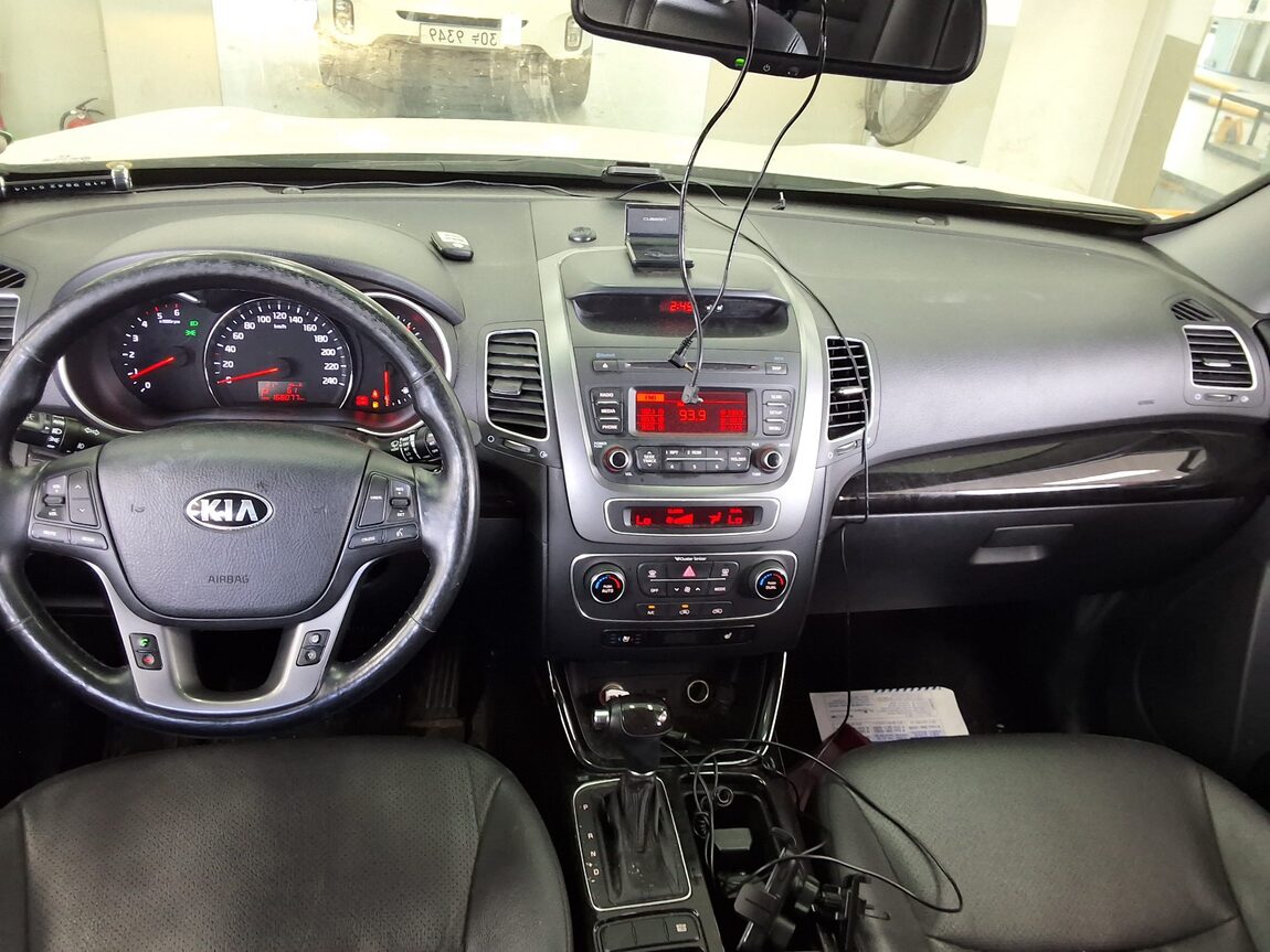 KIA NEW SORENTO R R2.0 2WD TLX 2013 - zdjęcie 11