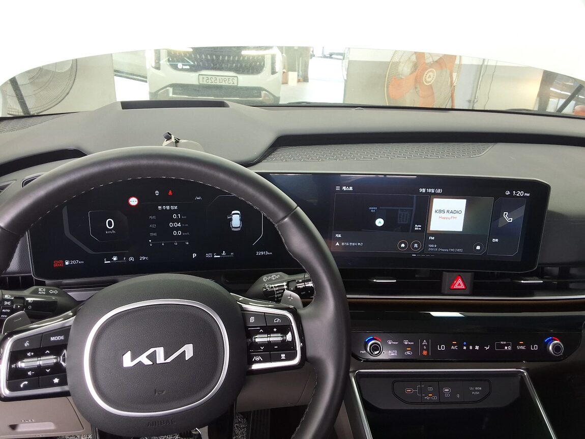KIA THE NEW CARNIVAL (KA4) 9-SEATER DIESEL SIGNATURE 2024 - zdjęcie 19
