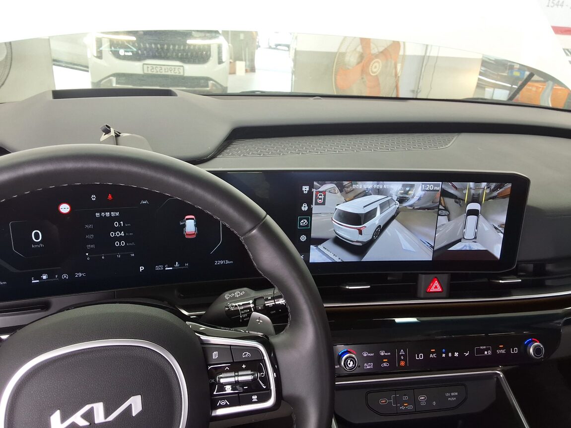 KIA THE NEW CARNIVAL (KA4) 9-SEATER DIESEL SIGNATURE 2024 - zdjęcie 20