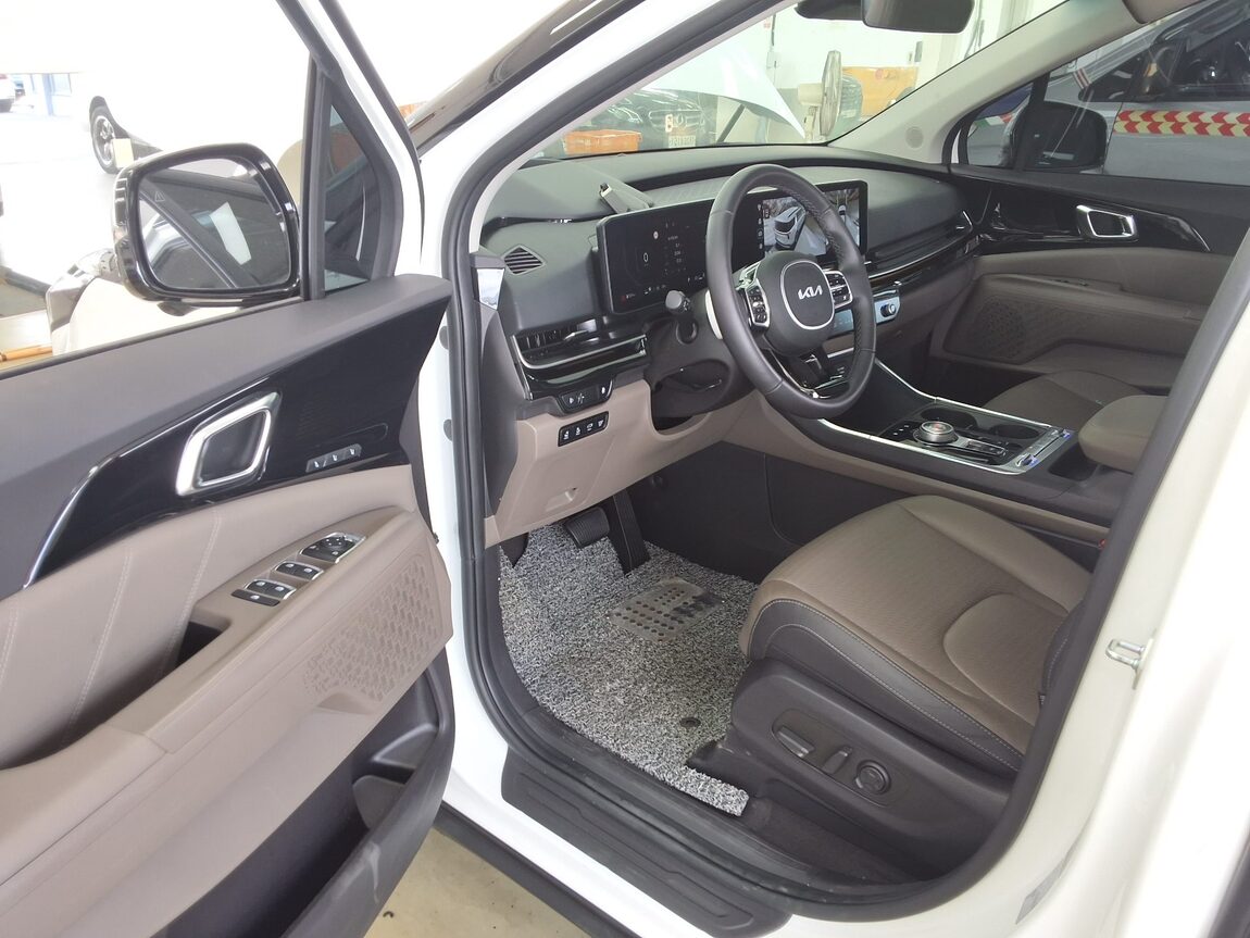 KIA THE NEW CARNIVAL (KA4) 9-SEATER DIESEL SIGNATURE 2024 - zdjęcie 11