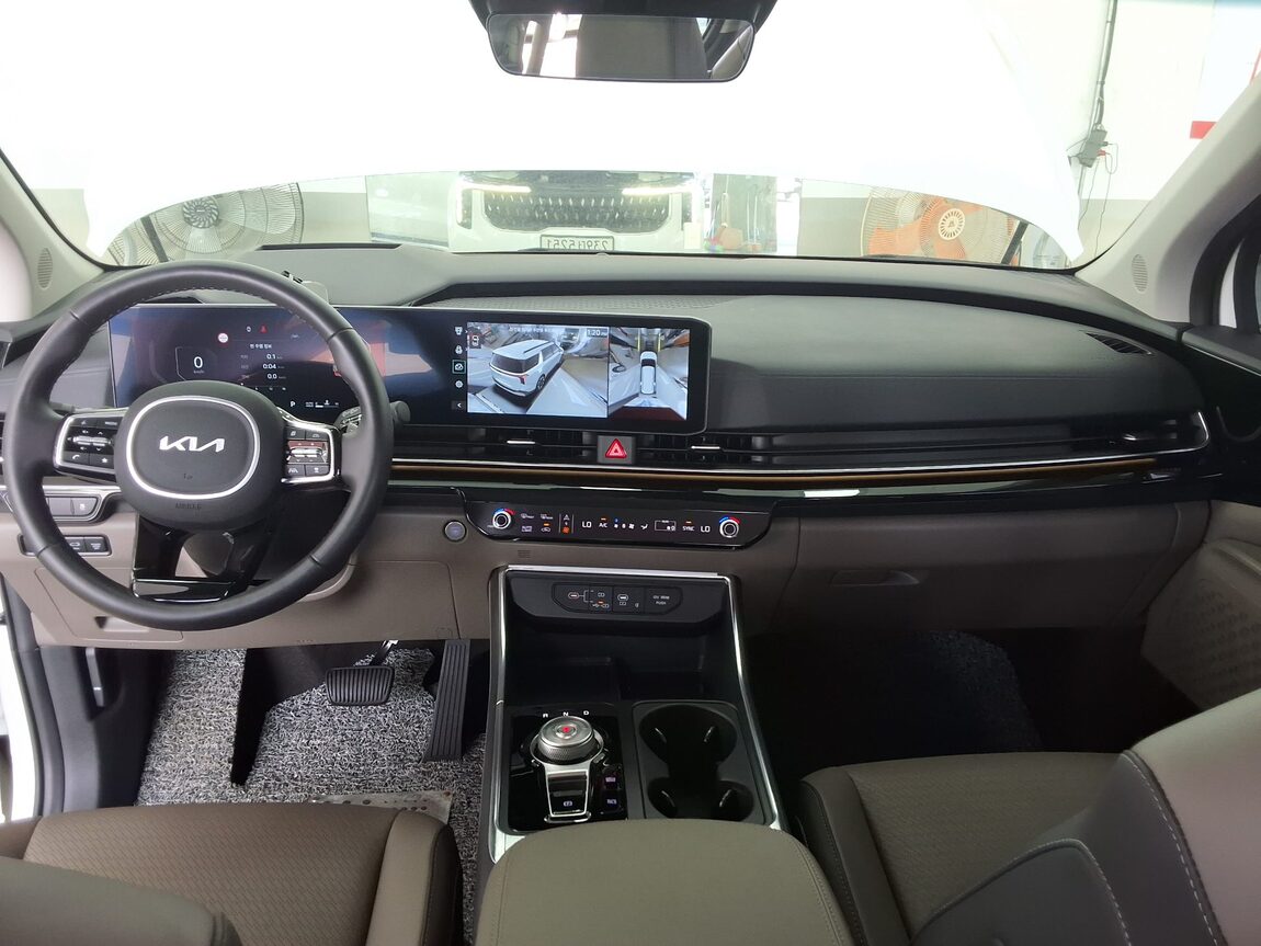 KIA THE NEW CARNIVAL (KA4) 9-SEATER DIESEL SIGNATURE 2024 - zdjęcie 12