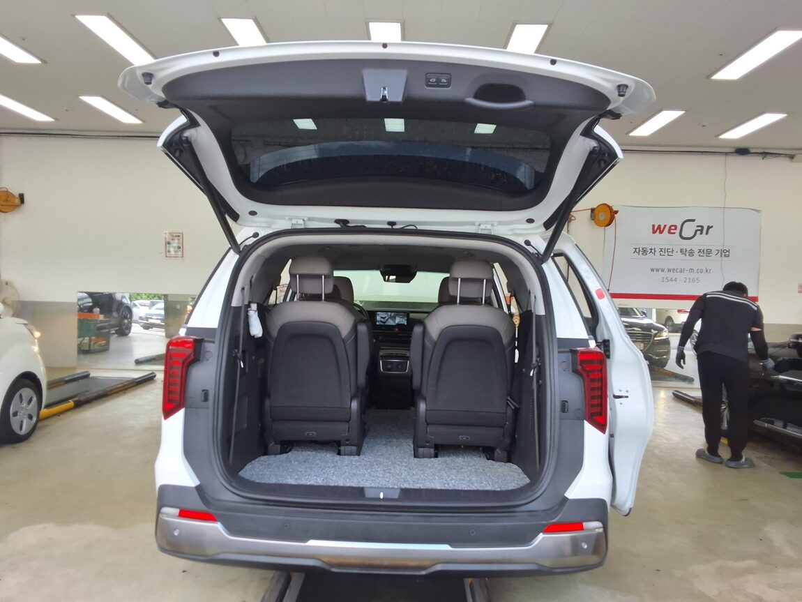KIA THE NEW CARNIVAL (KA4) 9-SEATER DIESEL SIGNATURE 2024 - zdjęcie 16