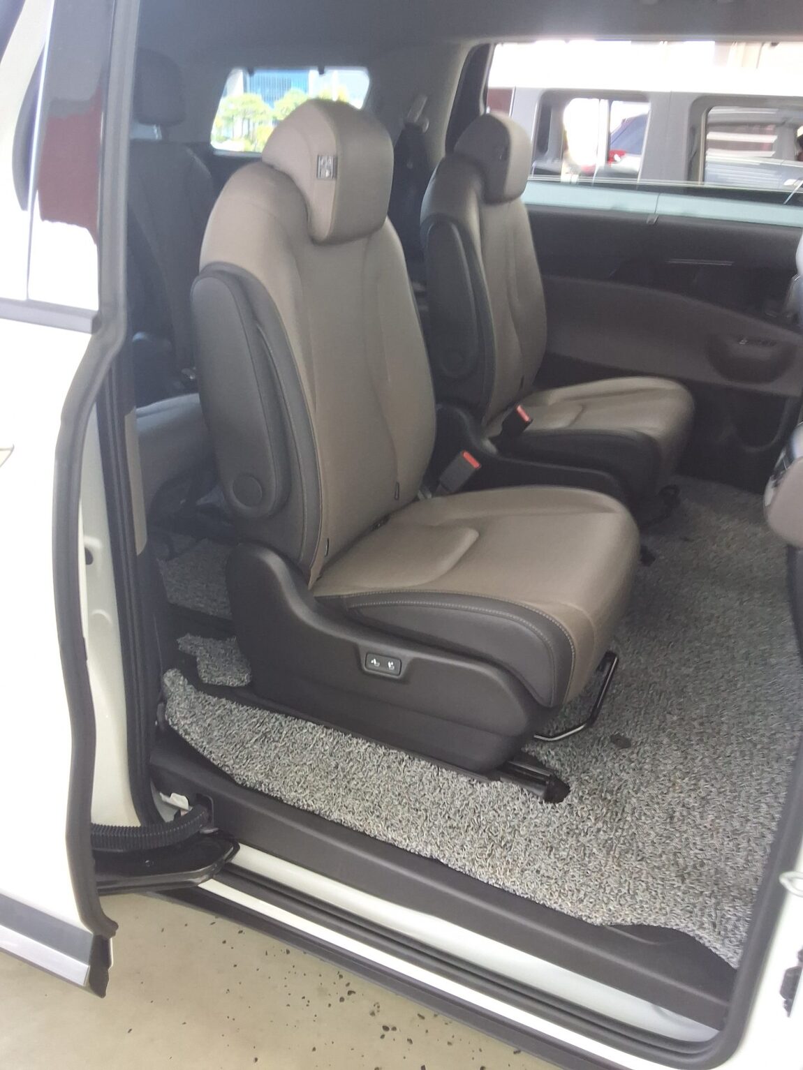 KIA THE NEW CARNIVAL (KA4) 9-SEATER DIESEL SIGNATURE 2024 - zdjęcie 14