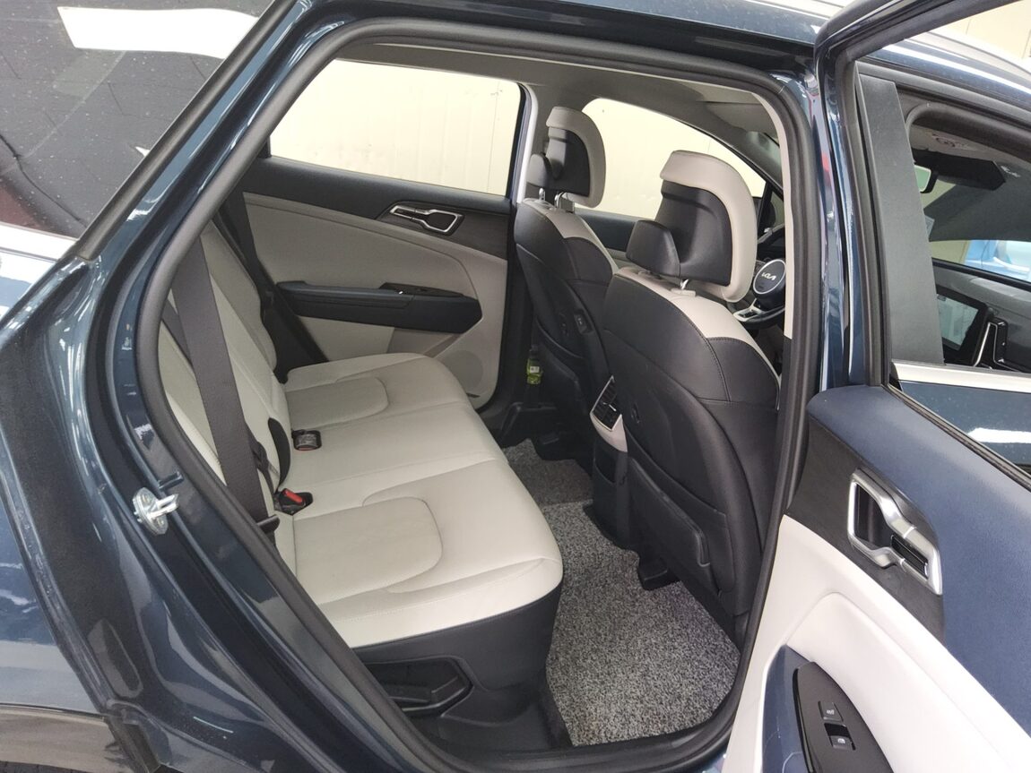KIA THE ALL NEW SPORTAGE HYBRID 1.6 HEV SIGNATURE 2022 - zdjęcie 13