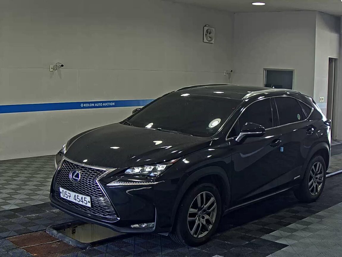 LEXUS NX 300h 2017 - zdjęcie 2
