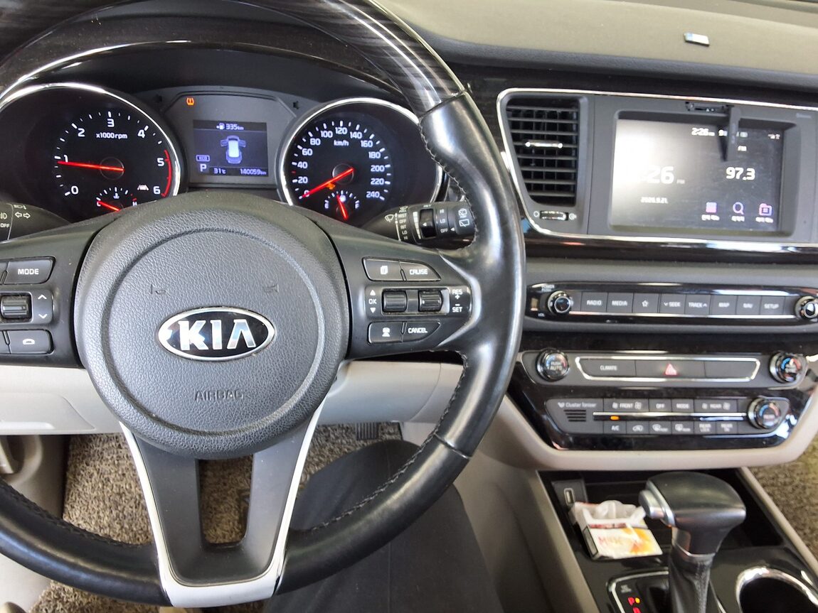 KIA THE NEW CARNIVAL 9-SEATER DIESEL NOBLESSE SPECIAL 2019 - zdjęcie 11