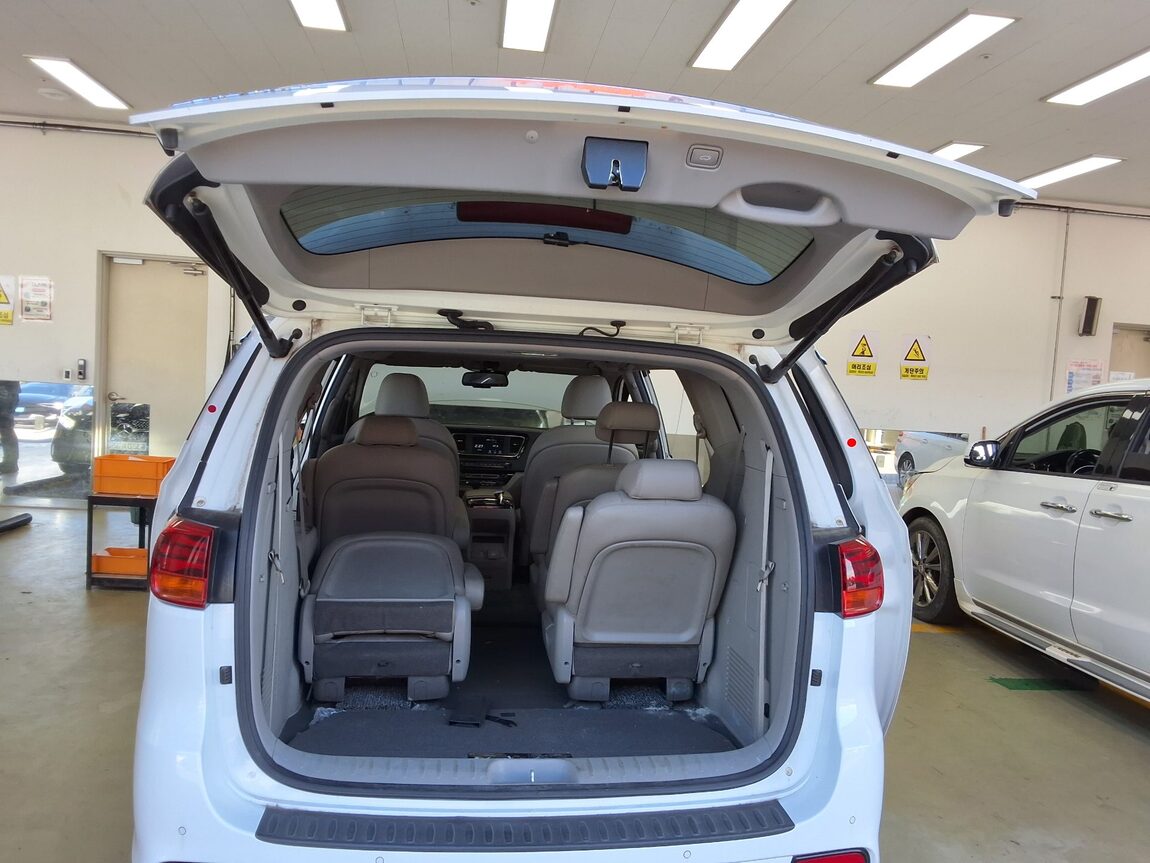 KIA THE NEW CARNIVAL 9-SEATER DIESEL NOBLESSE SPECIAL 2019 - zdjęcie 15