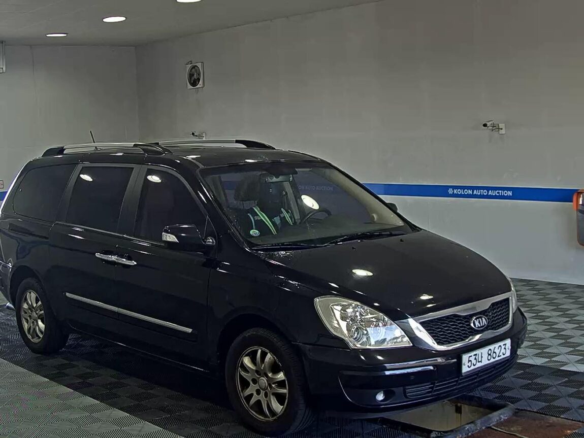 KIA CARNIVAL R LIMOUSINE DIESEL 9-SEATER GLX LUXURY MODEL 2013 - zdjęcie 3