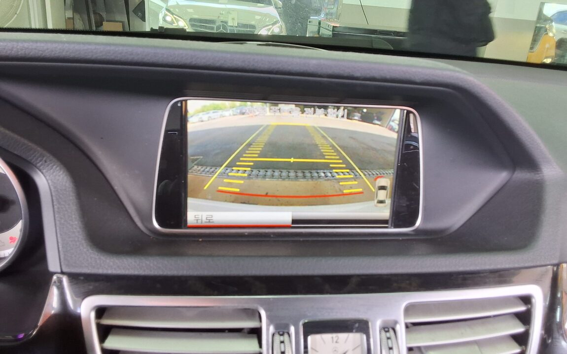 MERCEDES-BENZ E-CLASS (4TH GEN) E250 CDI 4MATIC 2014 - zdjęcie 19