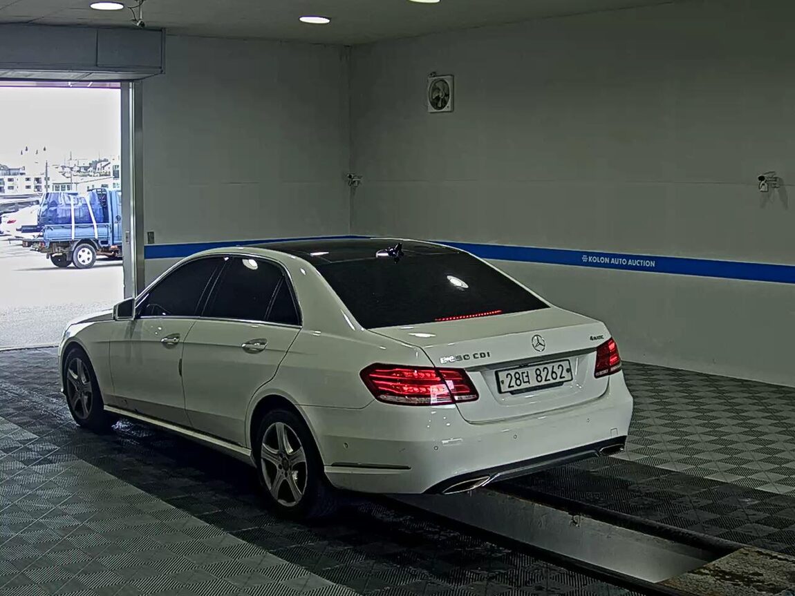 MERCEDES-BENZ E-CLASS (4TH GEN) E250 CDI 4MATIC 2014 - zdjęcie 6