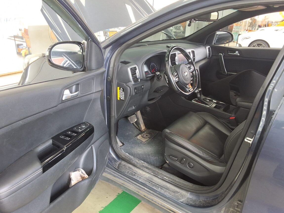 KIA NEW SPORTAGE R2.0 2WD NOBLESSE PLUS 2018 - zdjęcie 11