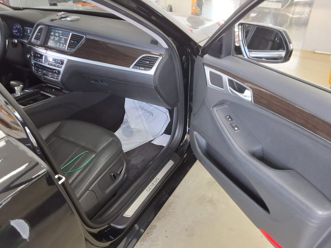 GENESIS G80 3.3 GDi AWD LUXURY 2017 - zdjęcie 14