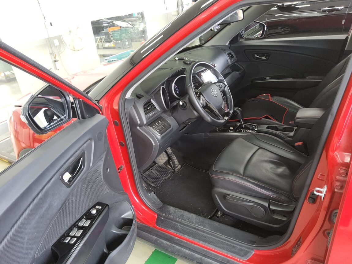 KG MOBILITY (SSANGYONG) TIVOLI AIR DIESEL 4WD IX 2016 - zdjęcie 10