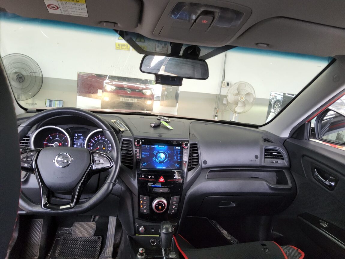 KG MOBILITY (SSANGYONG) TIVOLI AIR DIESEL 4WD IX 2016 - zdjęcie 11