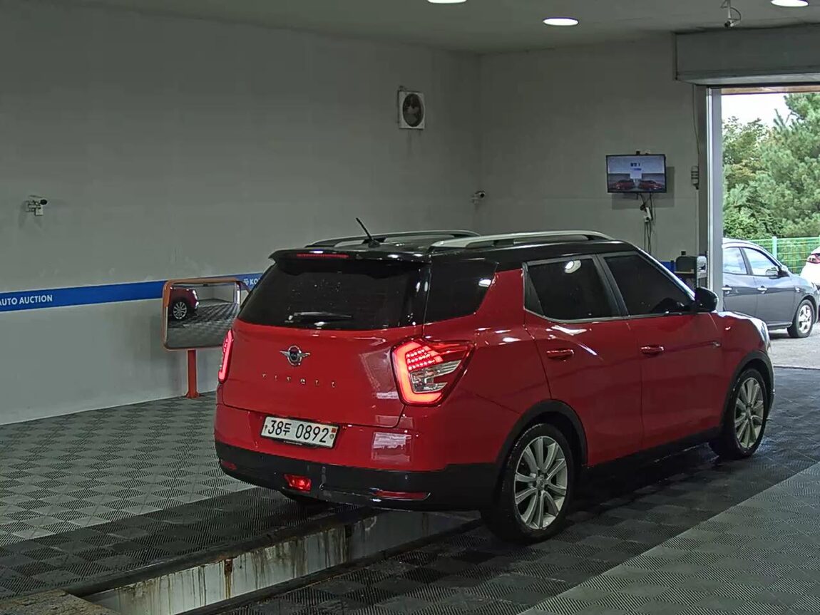 KG MOBILITY (SSANGYONG) TIVOLI AIR DIESEL 4WD IX 2016 - zdjęcie 5