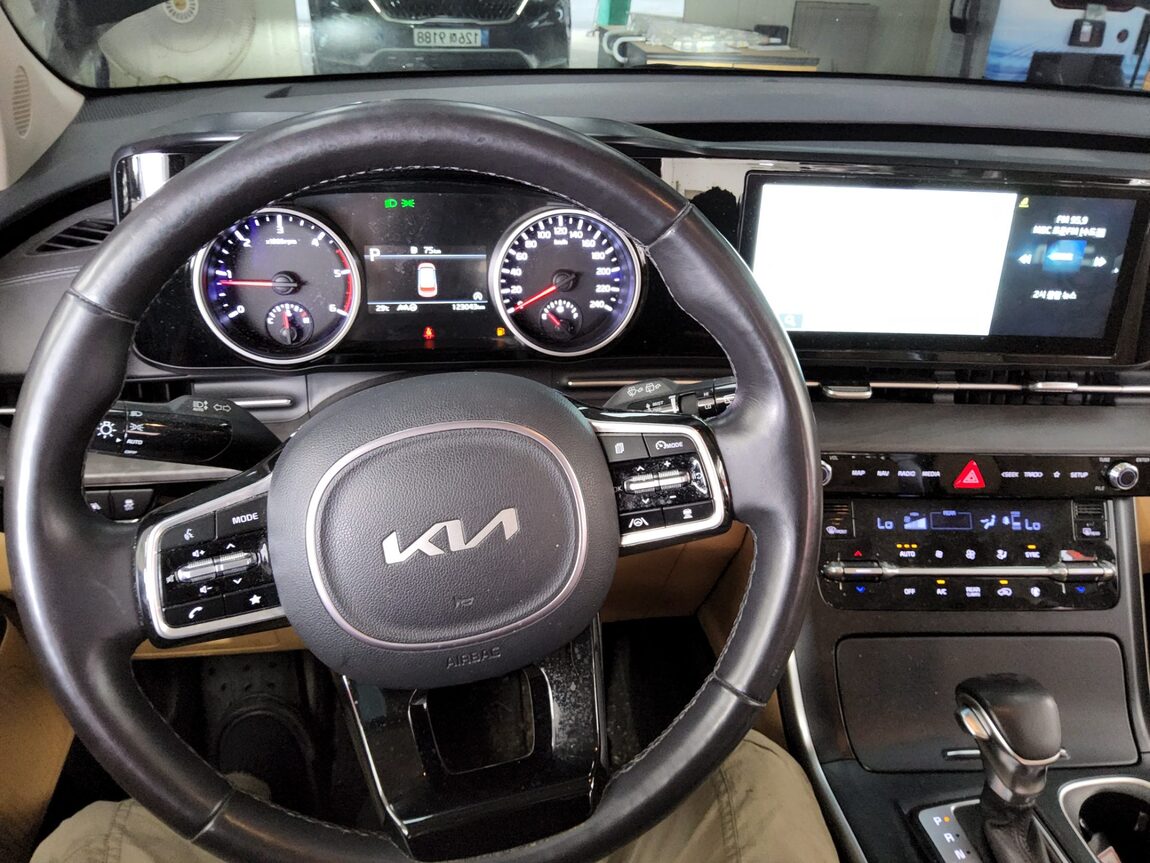 KIA NEW CARNIVAL (KA4) 9-SEATER DIESEL PRESTIGE 2023 - zdjęcie 17