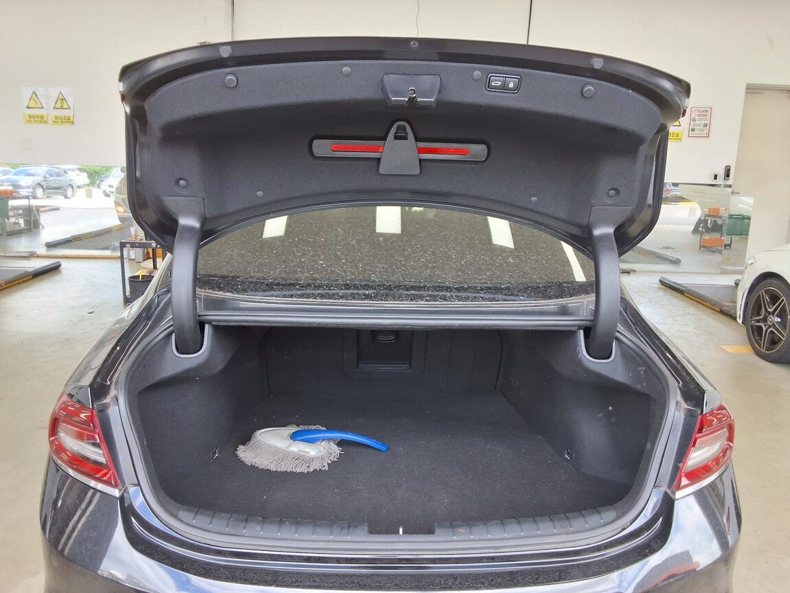 HYUNDAI GRANDEUR IG 3.0 GDi PREMIUM 2019 - zdjęcie 15