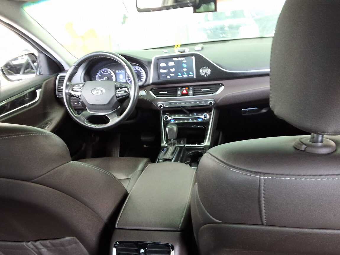 HYUNDAI GRANDEUR IG 3.0 GDi PREMIUM 2019 - zdjęcie 11