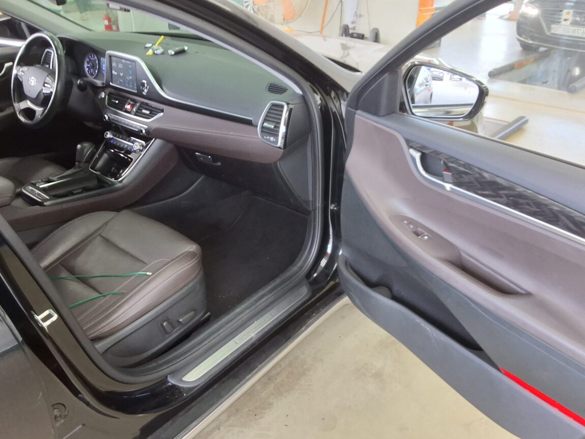 HYUNDAI GRANDEUR IG 3.0 GDi PREMIUM 2019 - zdjęcie 14