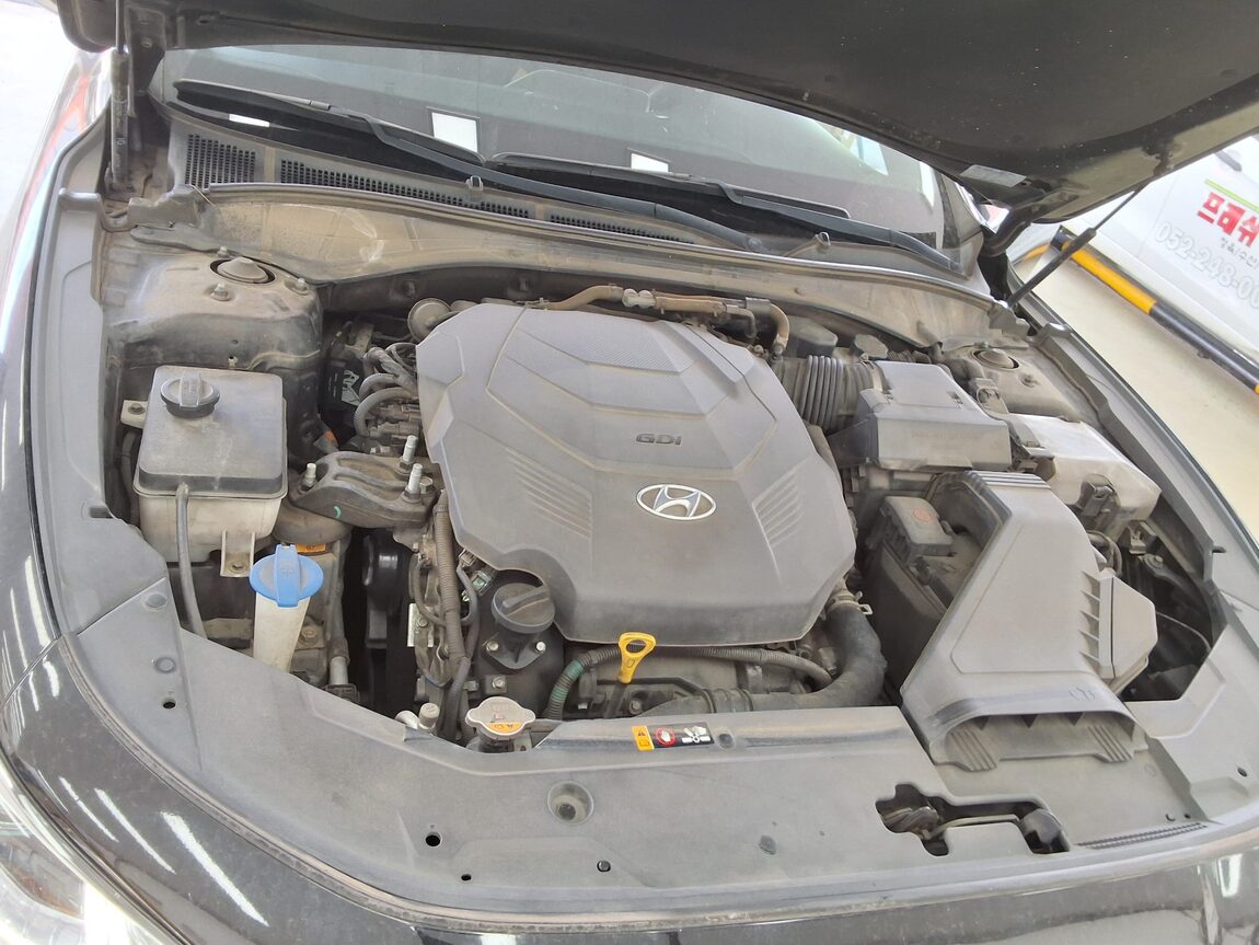 HYUNDAI GRANDEUR IG 3.0 GDi PREMIUM 2019 - zdjęcie 20