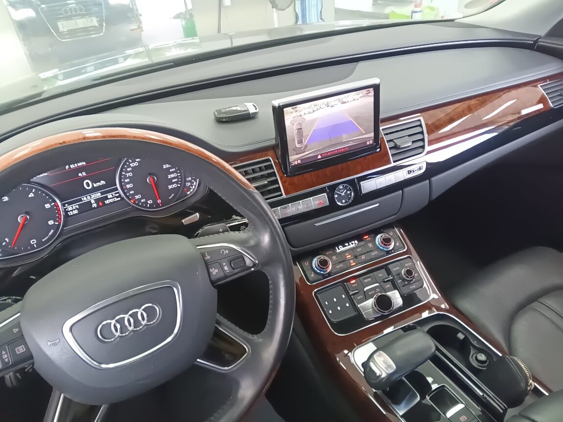 AUDI A8 (3RD GEN) 3.0 TDI QUATTRO LWB 2012 - zdjęcie 17