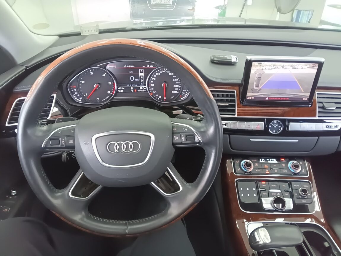 AUDI A8 (3RD GEN) 3.0 TDI QUATTRO LWB 2012 - zdjęcie 11