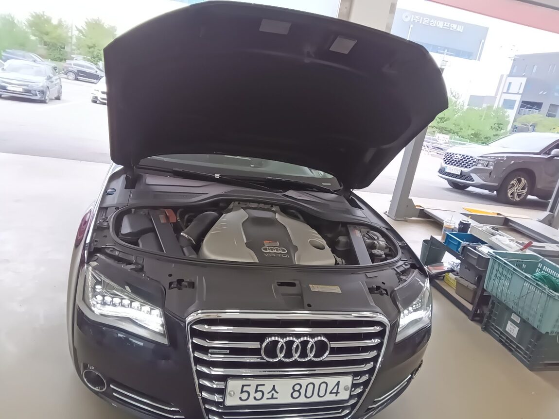 AUDI A8 (3RD GEN) 3.0 TDI QUATTRO LWB 2012 - zdjęcie 24