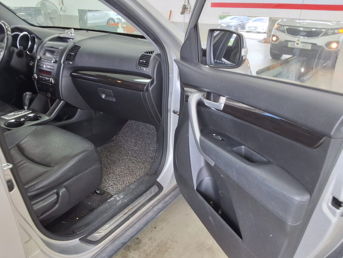 KIA SORENTO R DIESEL 2.0 2WD TLX LUXURY MODEL 2010 - zdjęcie 14