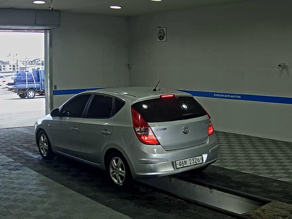HYUNDAI i30 1.6 VVT DELUXE 2008 - zdjęcie 6