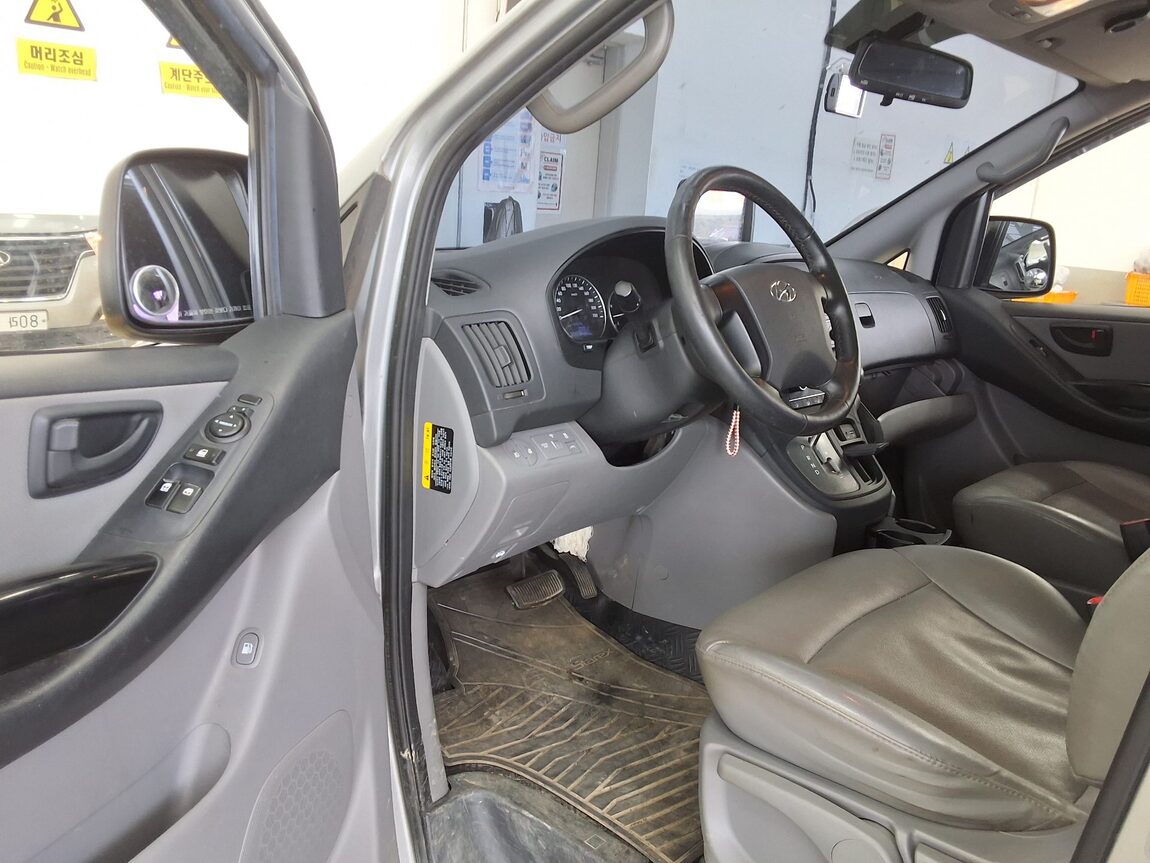 HYUNDAI THE NEW GRAND STAREX 5-SEATER DIESEL VAN SMART 2019 - zdjęcie 10